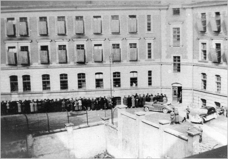 Jews lined up in the Montelupich prison yard